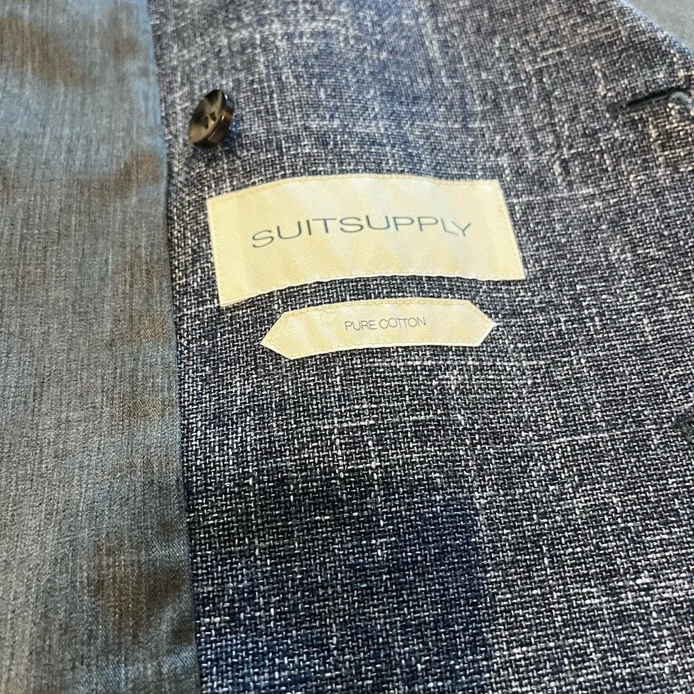 Suit Supply - Picture 4 of 5